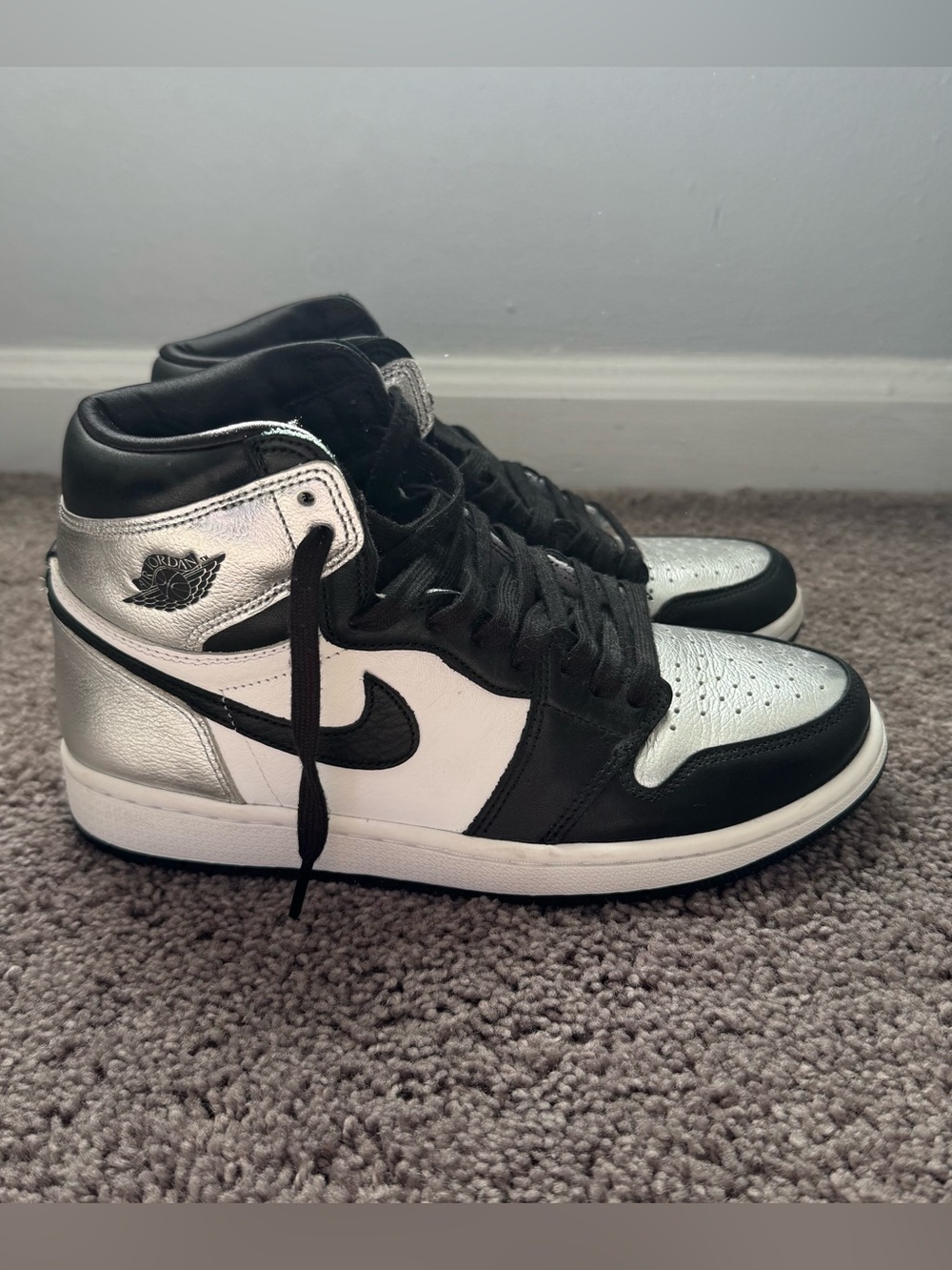 Jordan 1 Retro High Silver Toe (Women's) - CDO461-001 Size 8